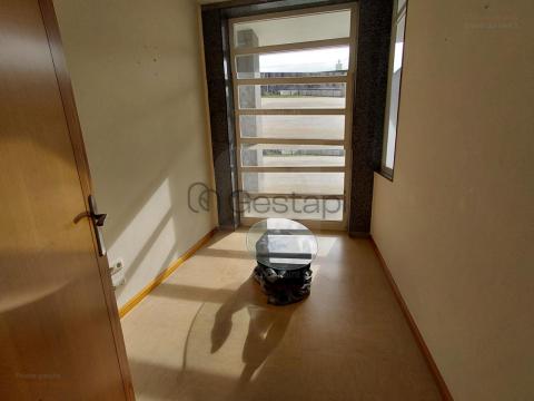 LOCAL CENTRO DE SANXENXO - ACONDICIONADO