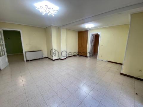 PISO 3 HABITACIONES C/ VIGO