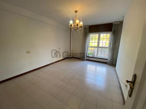 PISO 3 HABITACIONES C/ VIGO