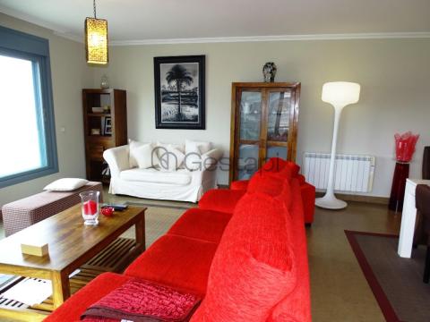 AMPLIO Y LUMINOSO PISO EN SANXENXO - CALLE PROGRESO